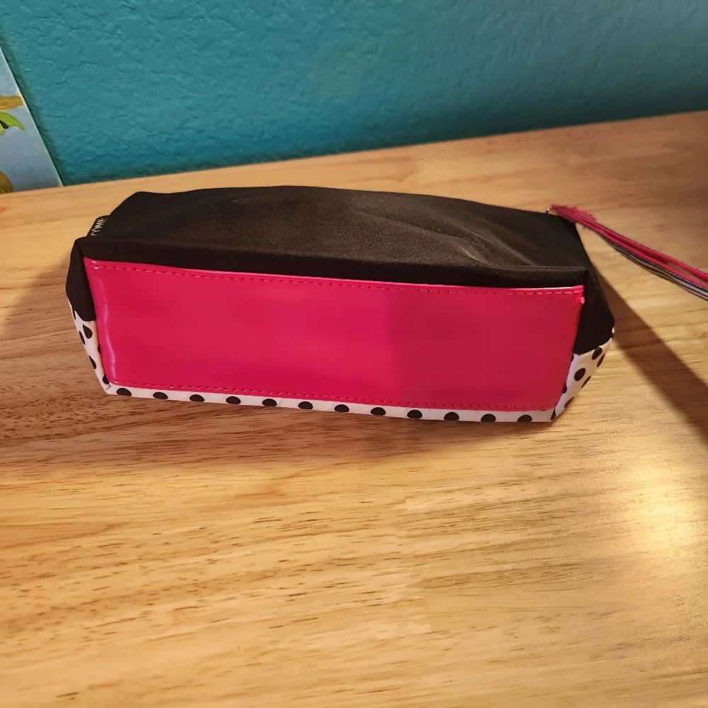 Lancome Black/Hot Pink/White Make-Up Bags Set Of Two‎